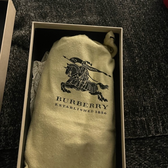 Like new - Picture 4 of 4